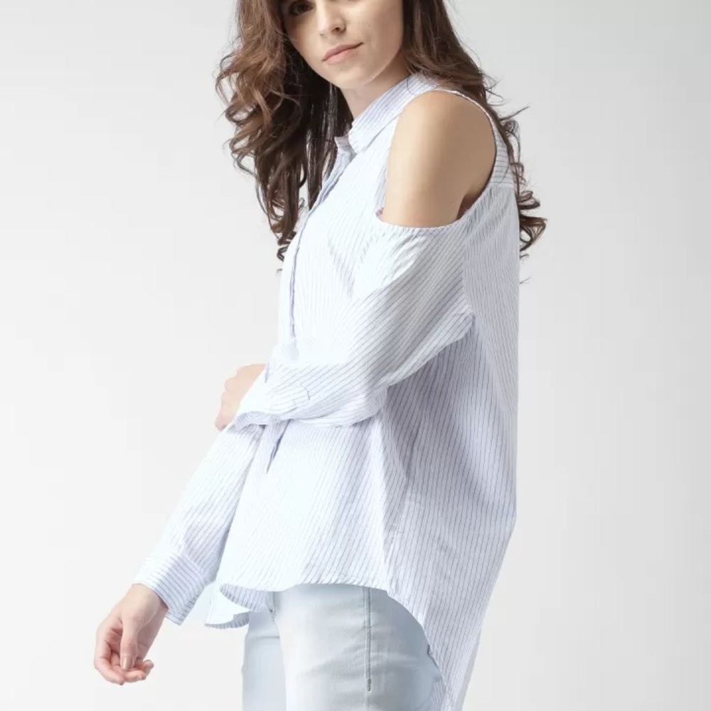 Open shoulder collared top - Picture 2 of 9